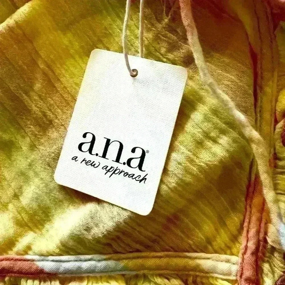 NWT a.n.a striped  tank women’s size Medium. - Picture 2 of 6